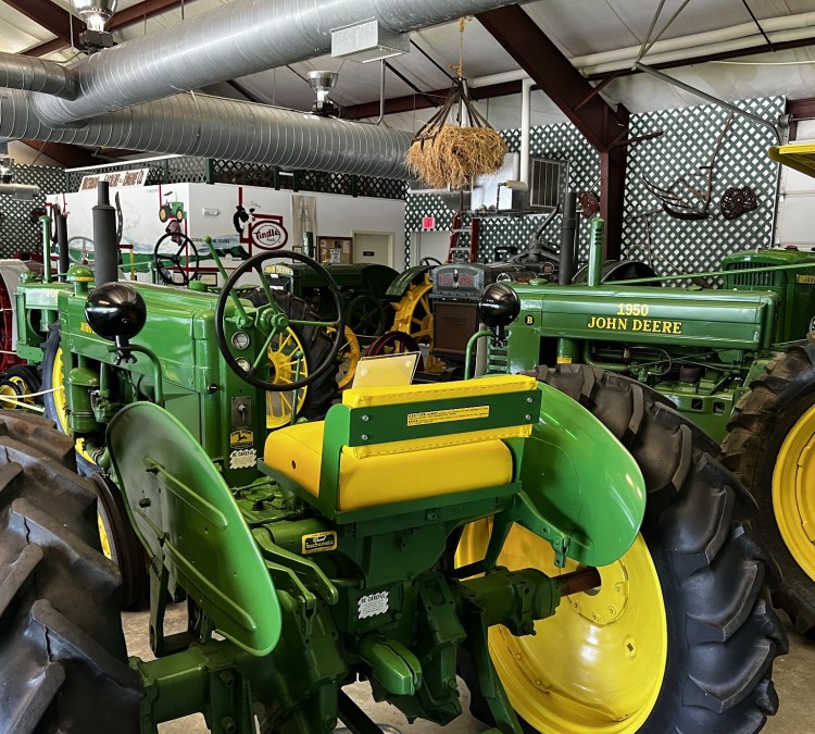 gaetz-tractor-museum-photo